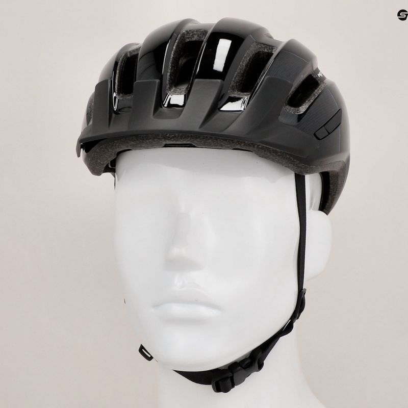 Cyklistická helma MET Downtown black glossy 8