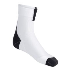 CEP Pánské krátké běžecké kompresní ponožky 3.0 White WP5B8X2000