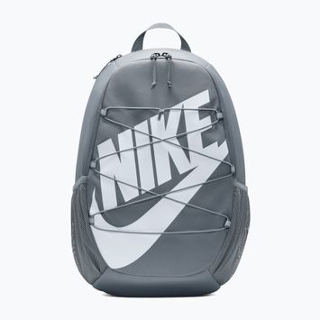 Městský batoh Nike Heritage Sweep 25 l smoke grey/smoke grey/white