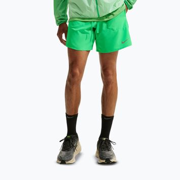 Pánské běžecké šortky Nike Stride Dri-Fit 2in1 7" green spark