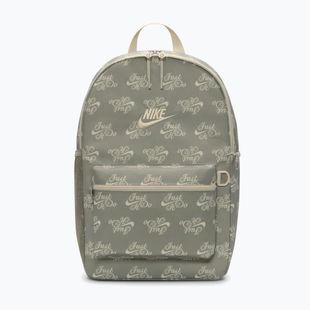 Městský batoh Nike Heritage 23 l light army/light khaki/light khaki