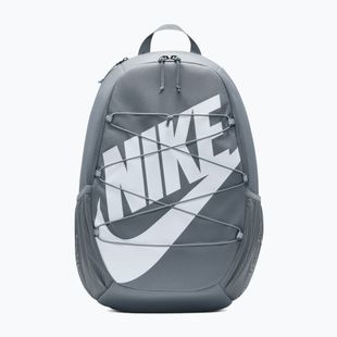 Městský batoh Nike Heritage Sweep 25 l smoke grey/smoke grey/white