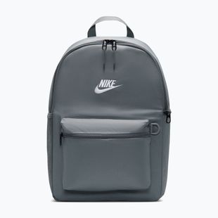 Městský batoh Nike Heritage 23 l smoke grey/smoke grey/white