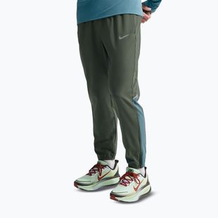 Pánské běžecké kalhoty Nike Miler Dri-Fit Woven camo green/mineral slate
