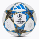 Míče na fotbal